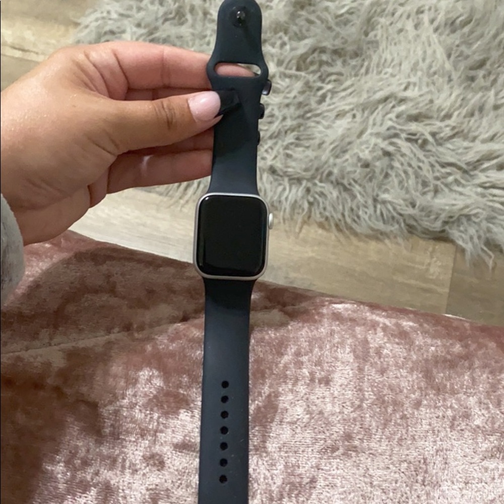 Series 5 40mm Silver Apple Watch